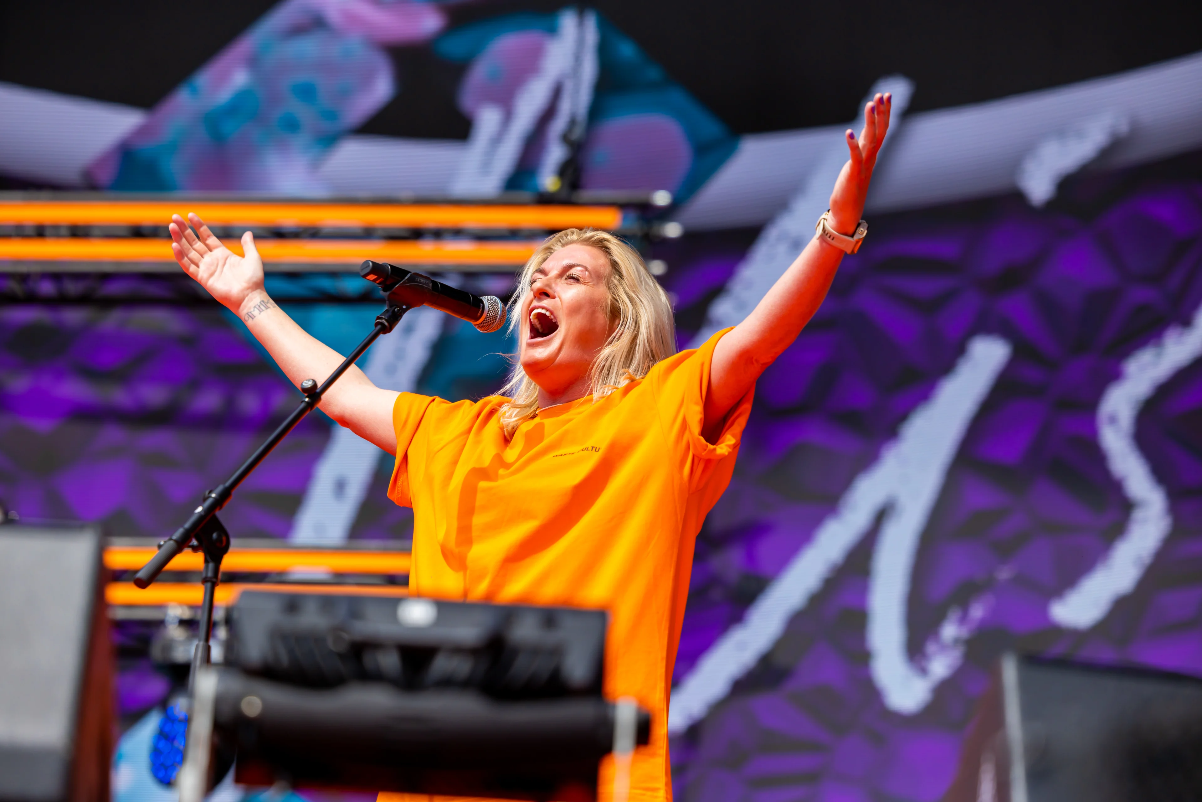 Miss Montreal zingt samen met 40.000 mensen! 😍