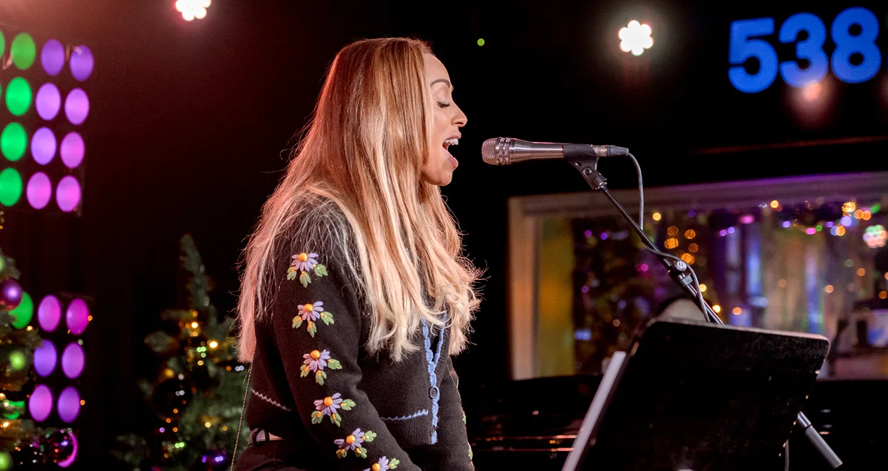 Rappende Glennis Grace covert Gangsta's Paradise! 