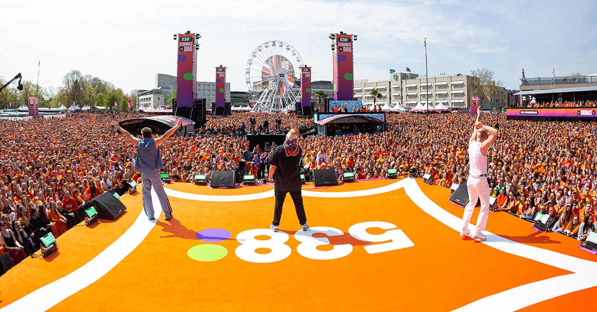 Iedereen danste mee met Goldband op 538 Koningsdag!