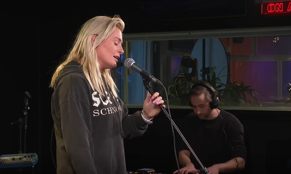 Miss Montreal zorgt voor kippenvel met haar live versie van Alles