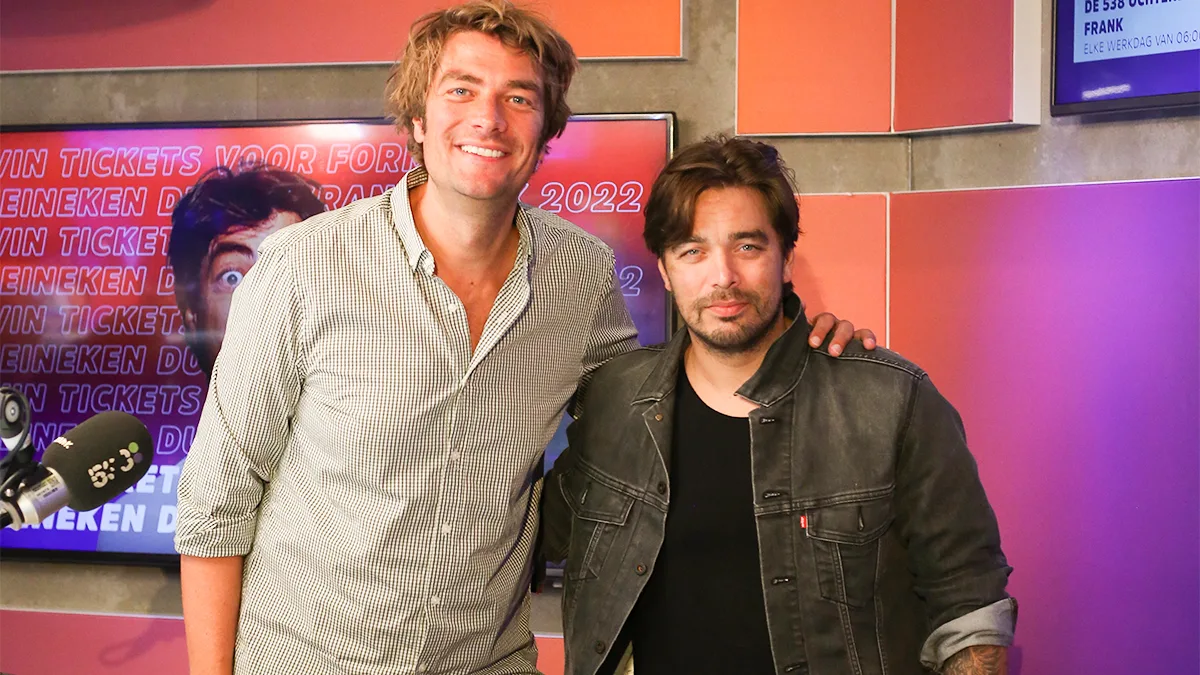 Waylon voor het eerst live met Nederlandstalig nummer!