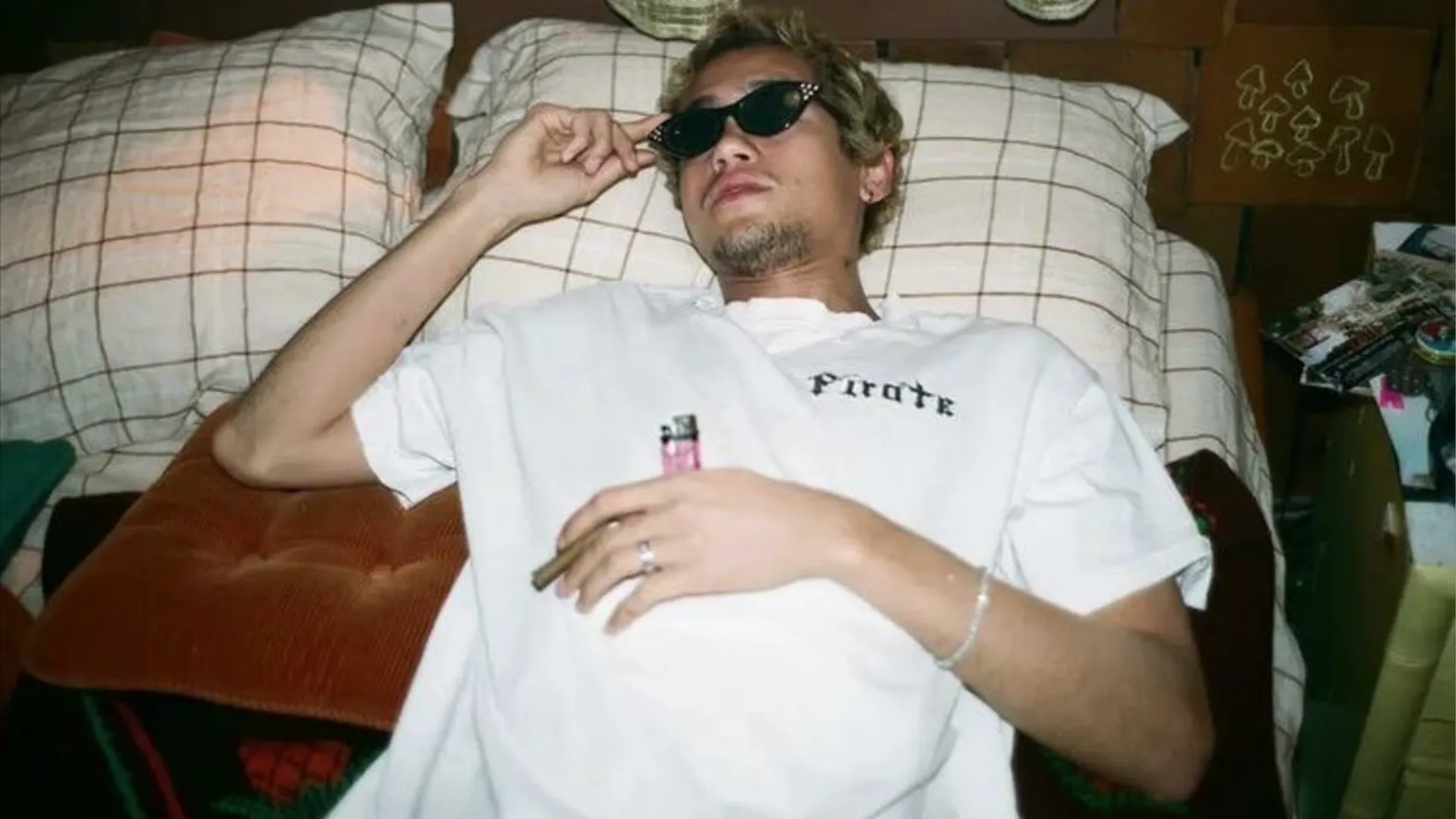 GEKRAAKT: DOMINIC FIKE - WHITE KEYS