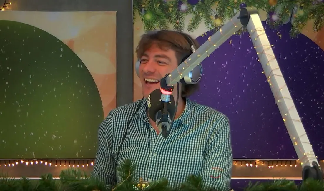 We willen Corrie overladen met kerstkaarten!