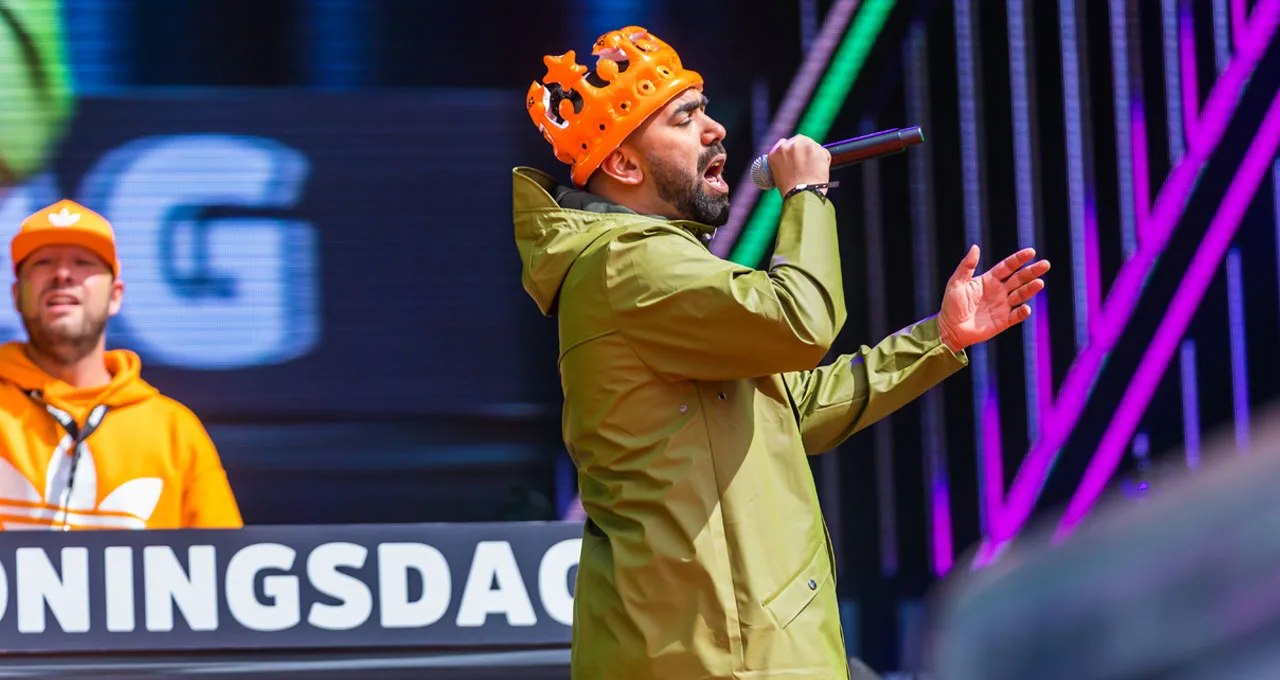 Sjaak en Kav Verhouzer bouwen een feestje op 538 Koningsdag