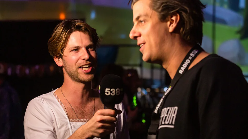 Thomas van StukTV introduceert condoom voor de allerkleinste!