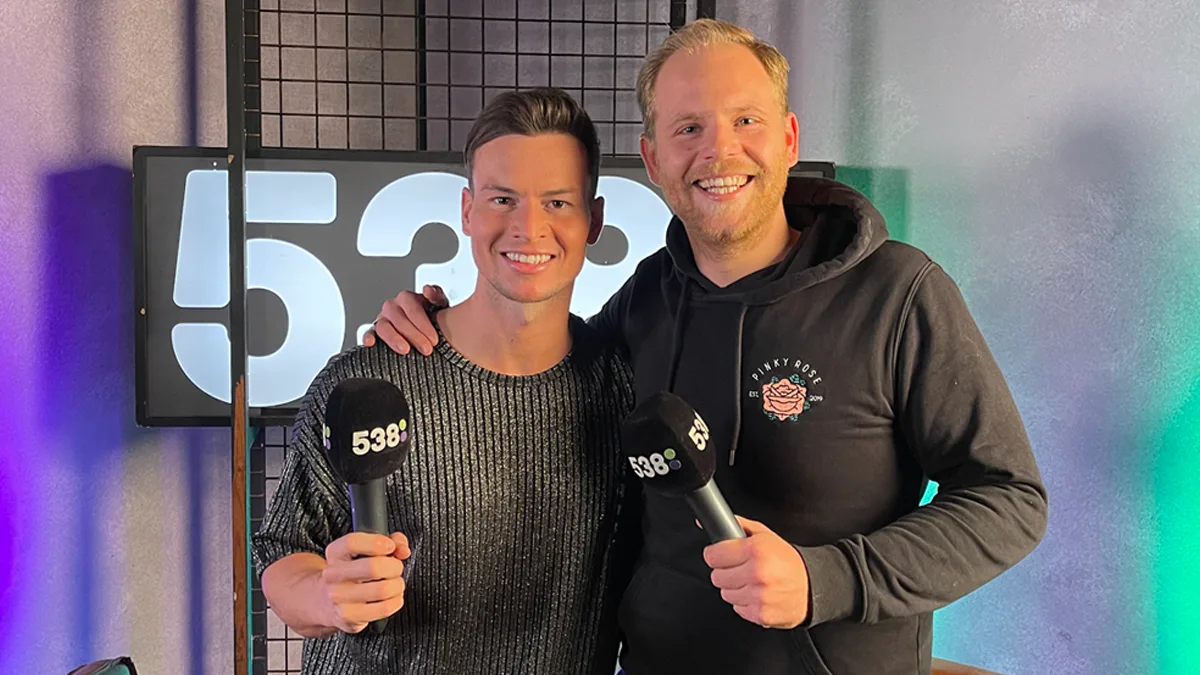 DJ Joel Corry over z'n Stromae-sample en DM van Ed Sheeran...