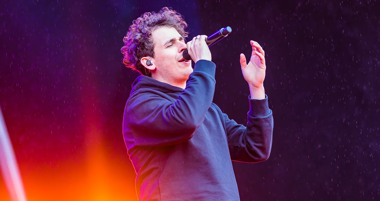 Nielson zingt zijn nummer 1-hit IJskoud