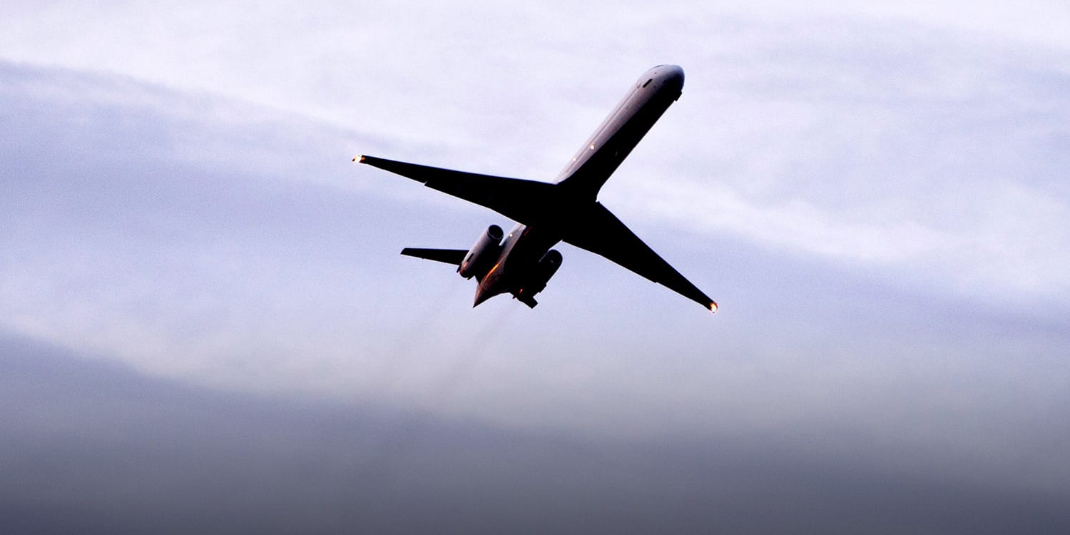 Nico Weesjes (74) bouwt cockpit in huis