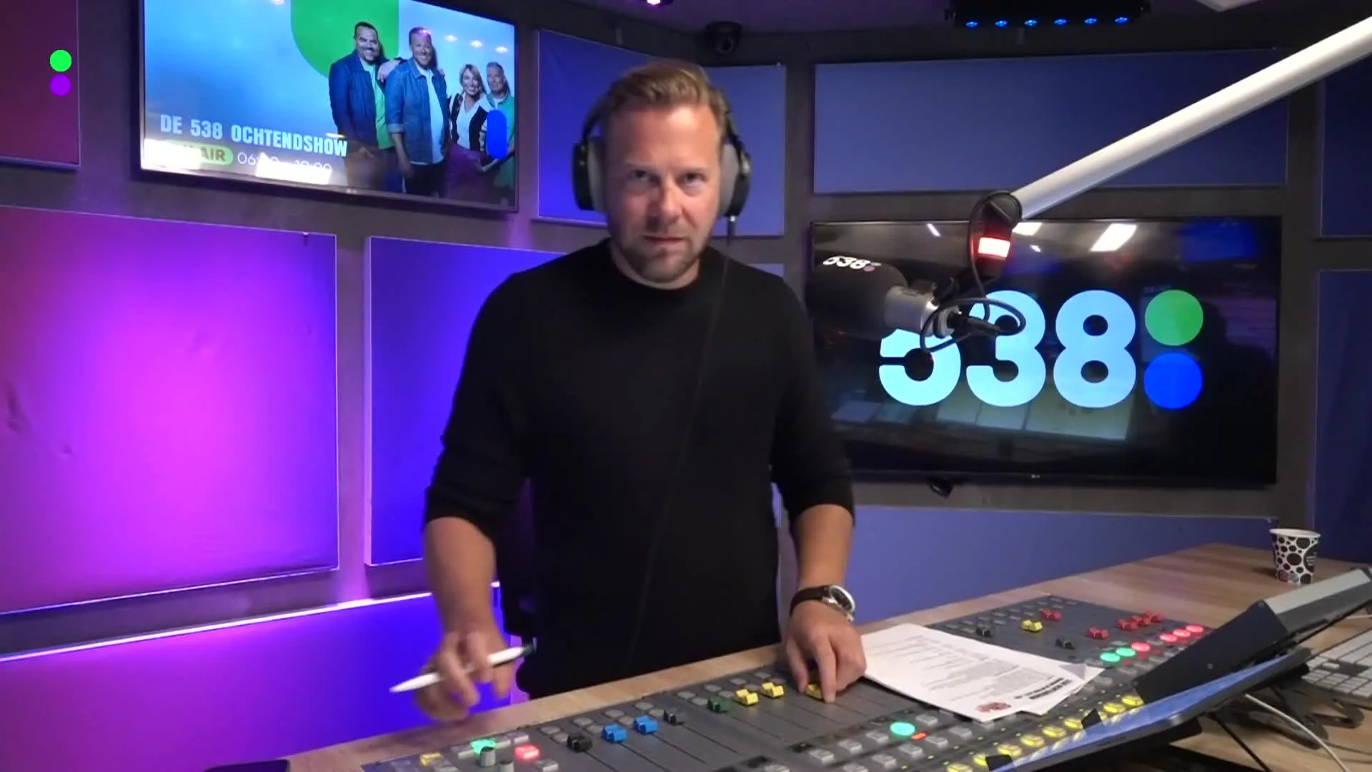 Prachtige woorden van Peter Heerschop over overleden Friends-acteur Matthew Perry