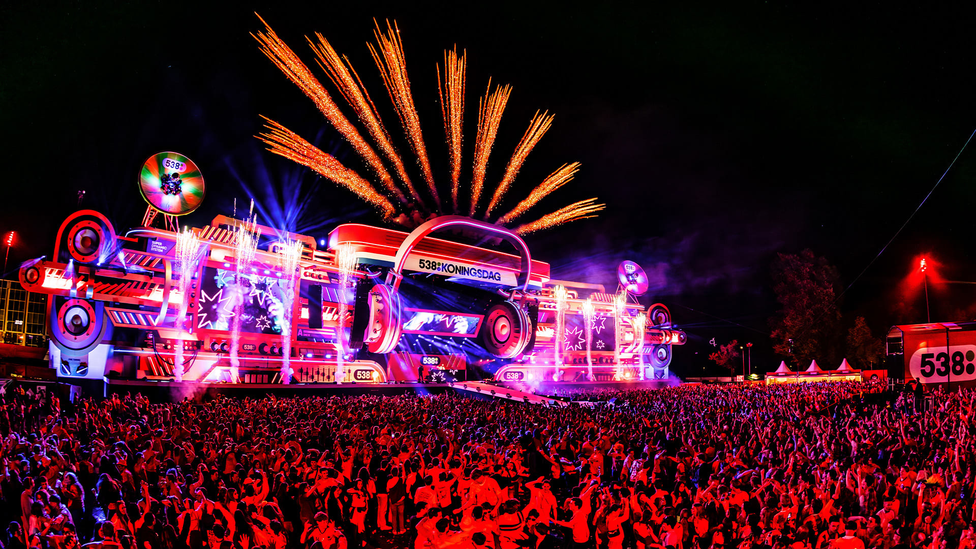 La Fuente sluit 538 Koningsdag op spectaculaire wijze af! 💥🤩