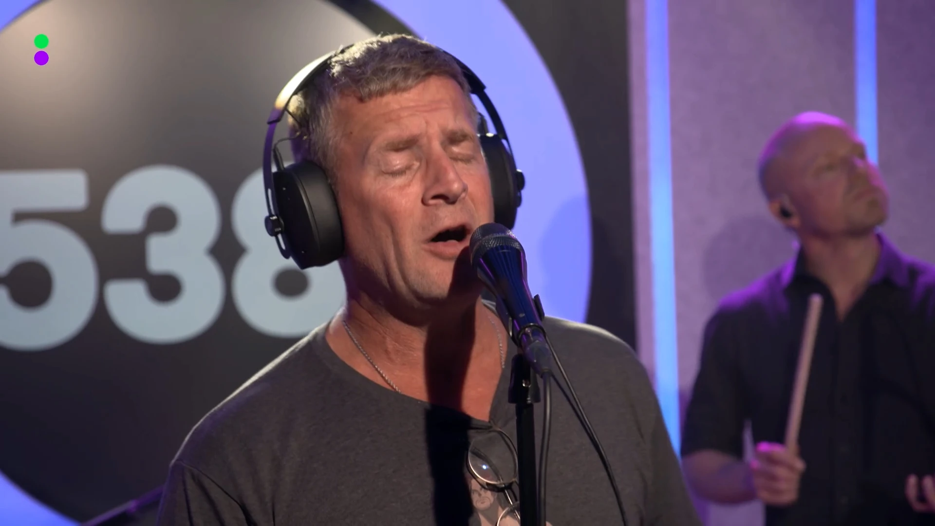 Racoon speelt Het Is Al Laat toch Live