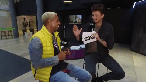  Bizzey over muziek maken met Hardwell, z’n dikke auto en nieuwe muziek!