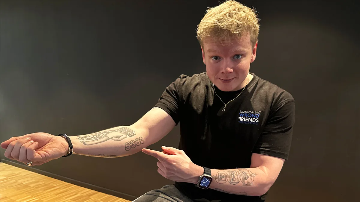 Actie geslaagd: Jordi krijgt een tattoo van het 538-logo!
