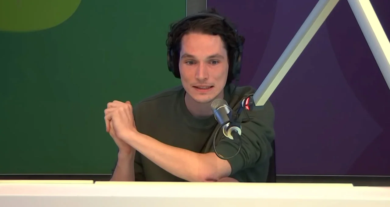 Daniël belt met Area 51-YouTuber Govert Sweep in de gevangenis!