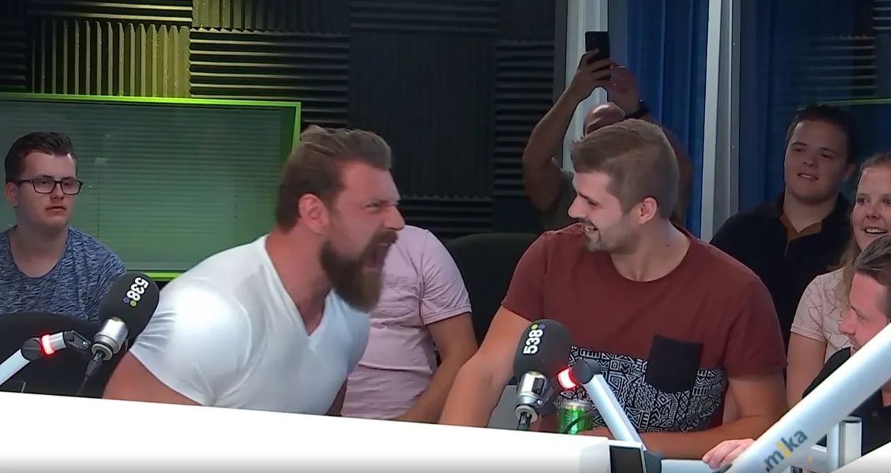 The Dutch Giant jaagt publiek de stuipen op het lijf