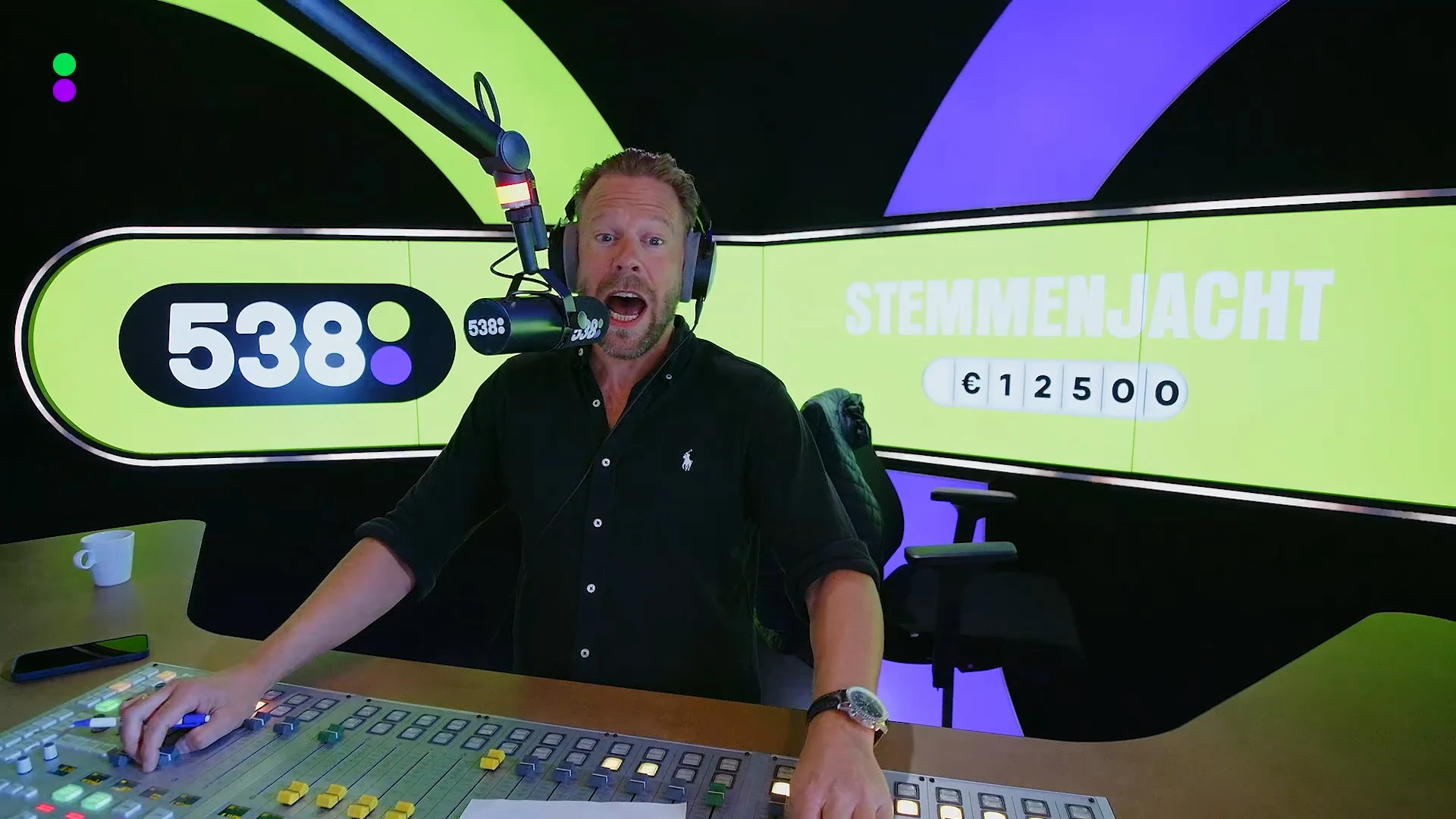 Femke raadt koffer 15 en wint € 12.500,- in 538 Stemmenjacht!