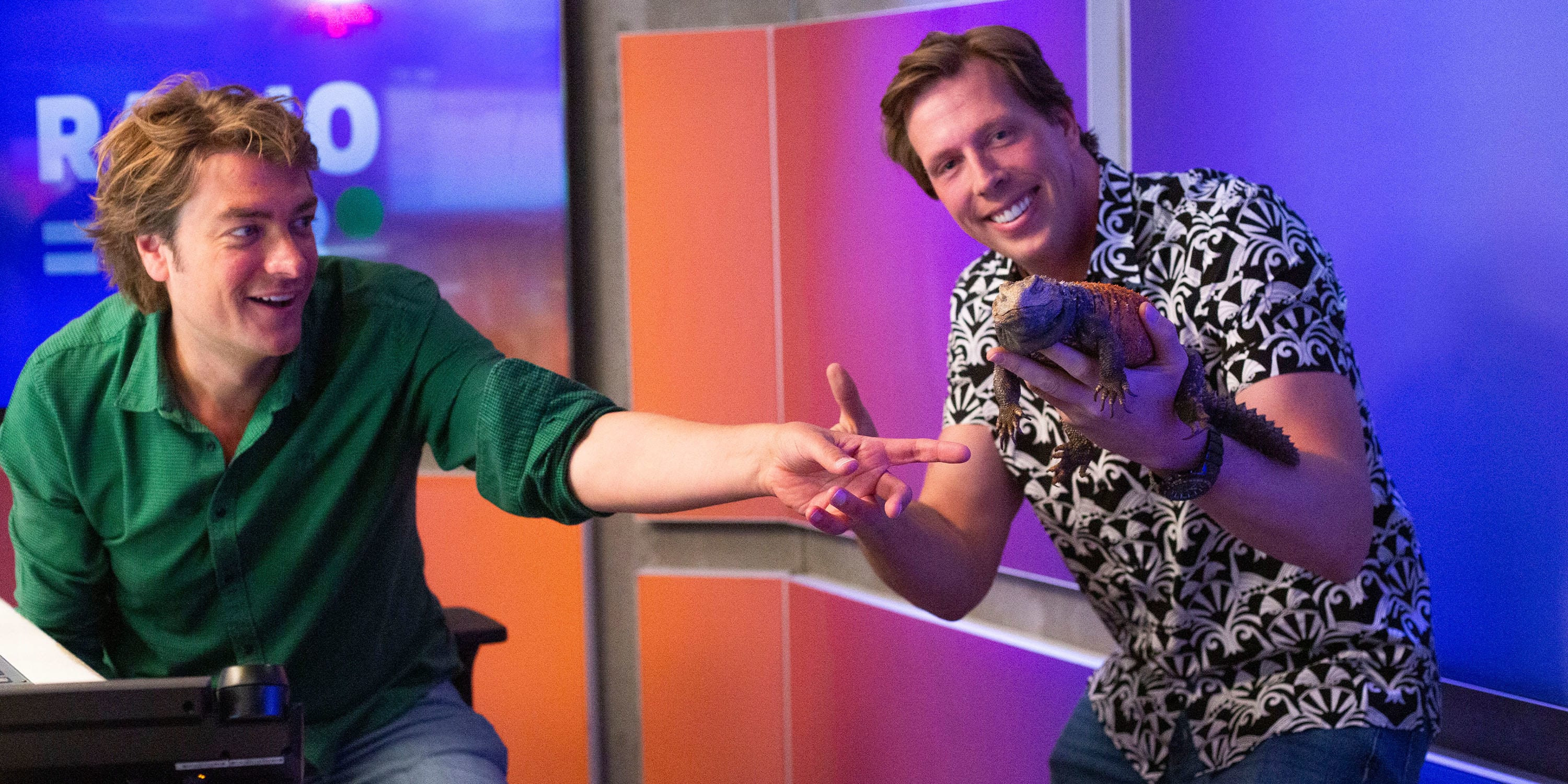 Freek Vonk in de studio! Met een mega hagedis 😲