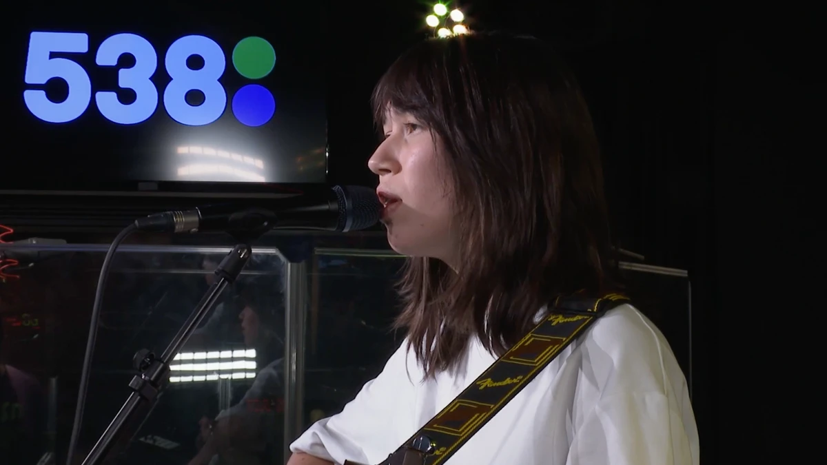 Meau maakt indruk met de live-versie van haar single Dat Heb Jij Gedaan