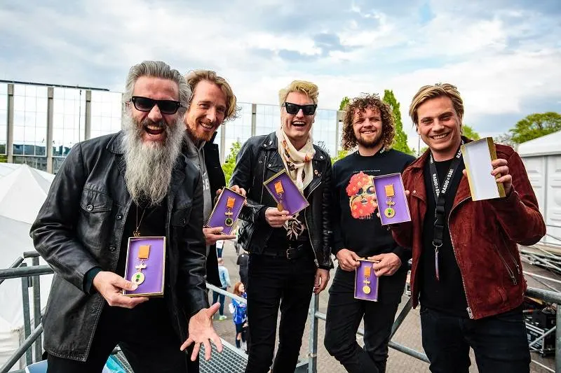 Spike primeurt nieuwste single DI-RECT