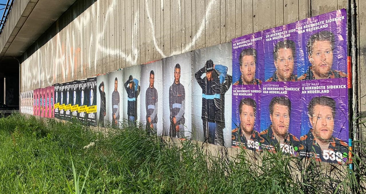 Heb jij de 'bekendste' sidekick van Nederland al gespot? 😅