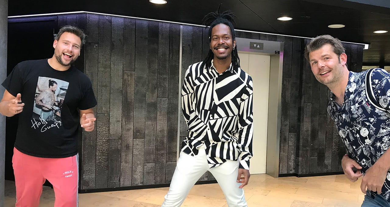 Jeangu Macrooy doet akoestische versie van Songfestival-nummer Grow