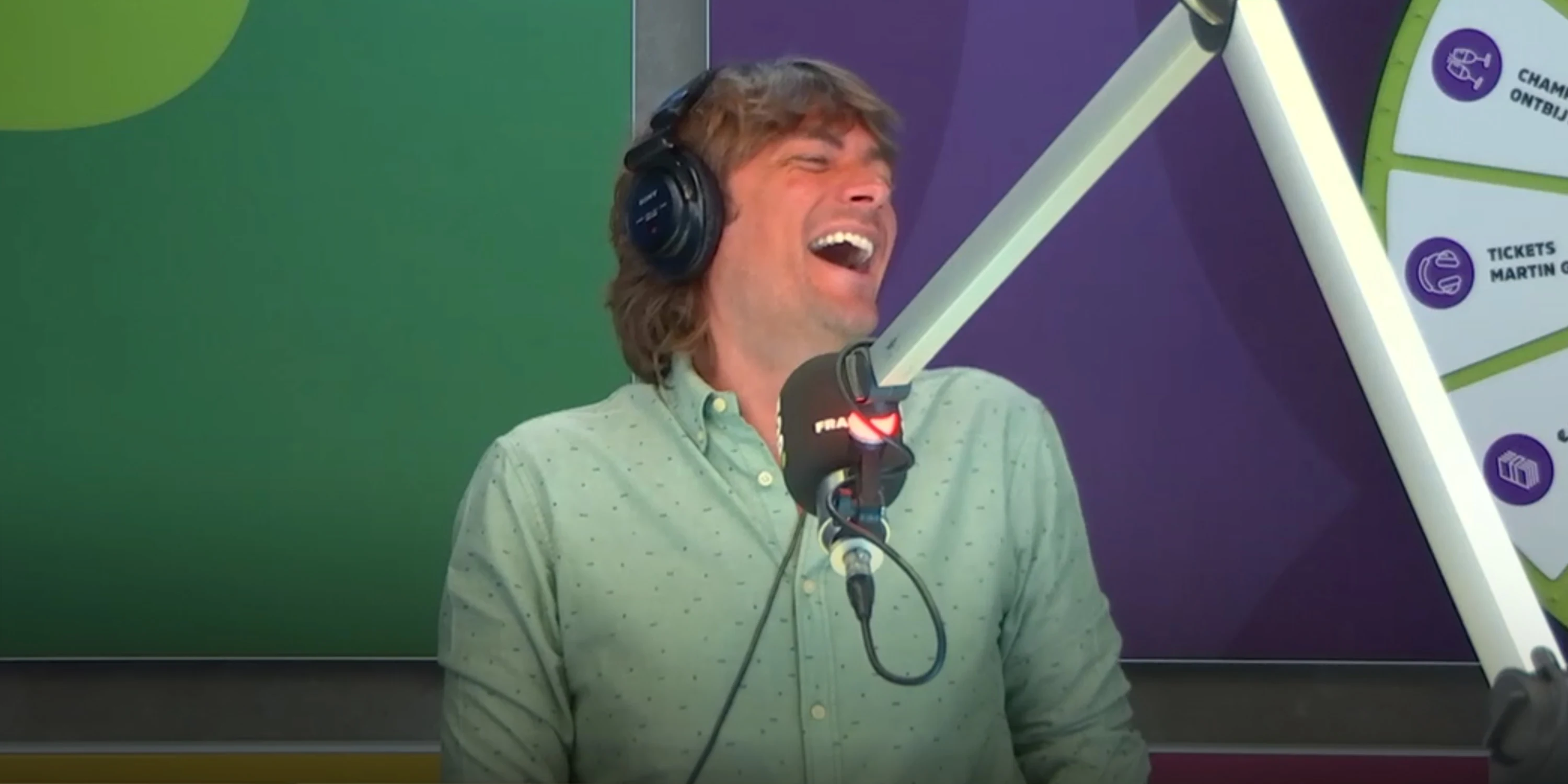 'Het lag overal!' Frank vertelt hilarisch plasverhaal