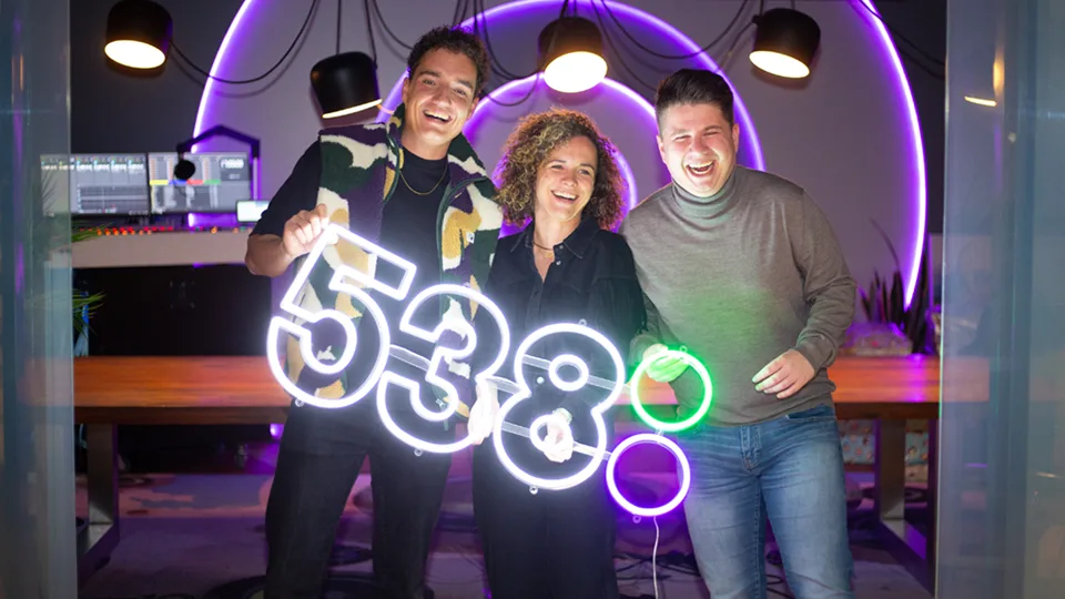 Vanaf januari hoor je Bas, Dylan en Eva iedere avond op Radio 538