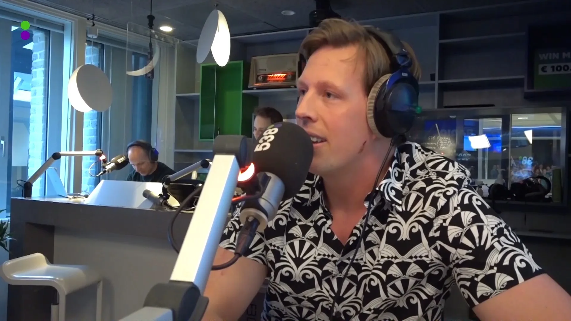 Freek Vonk wordt helikopterpiloot