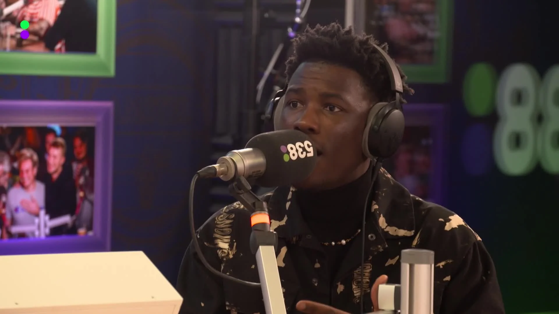 Claude is de nieuwe Favourite met Écoutez-moi!