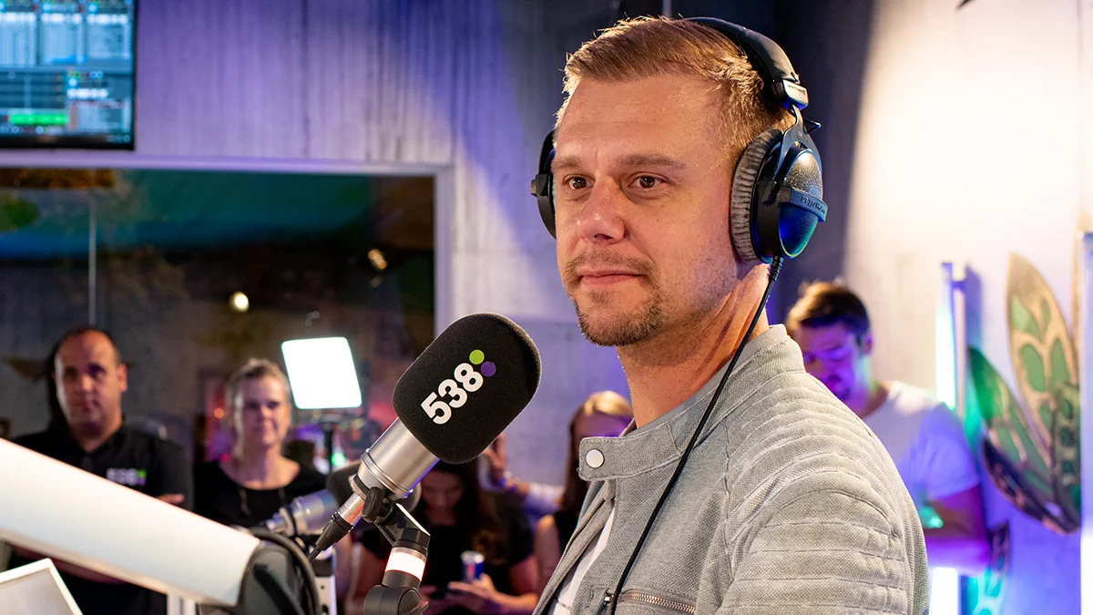 Armin van Buuren en Sam Gray releasen emotionele track over de corona pandemie