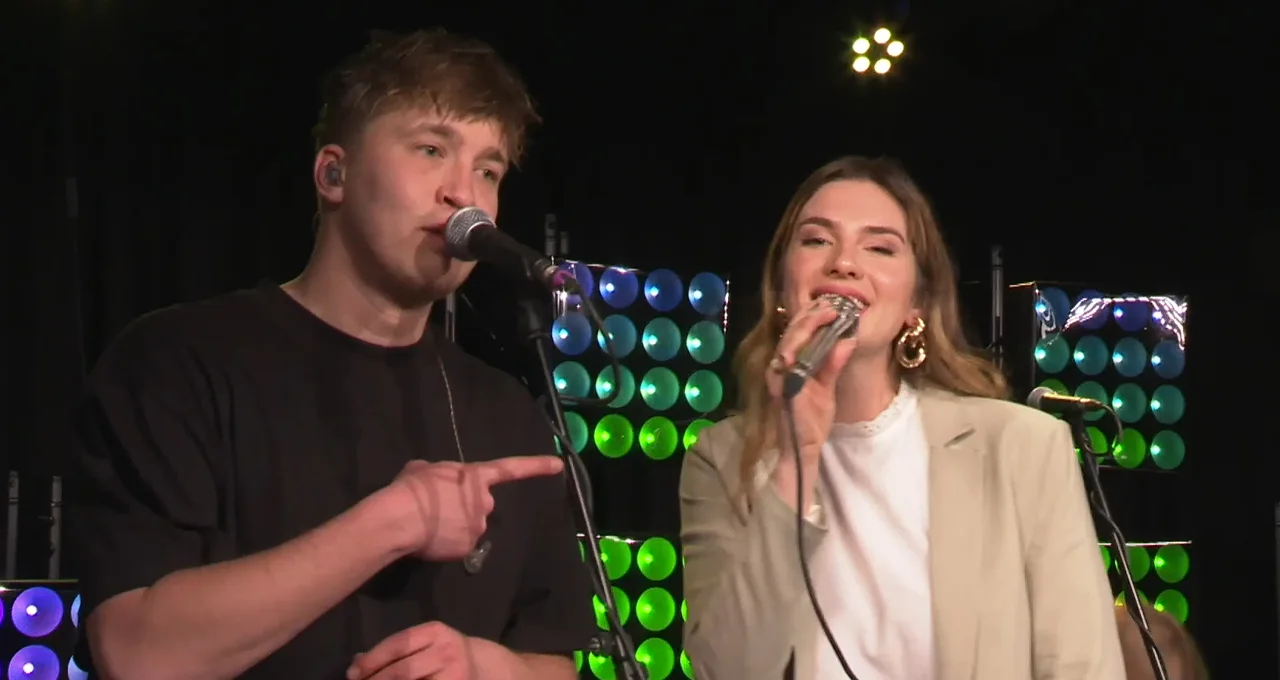 Wauw! Maan en Snelle zingen Blijven Slapen live in de 538 Ochtendshow