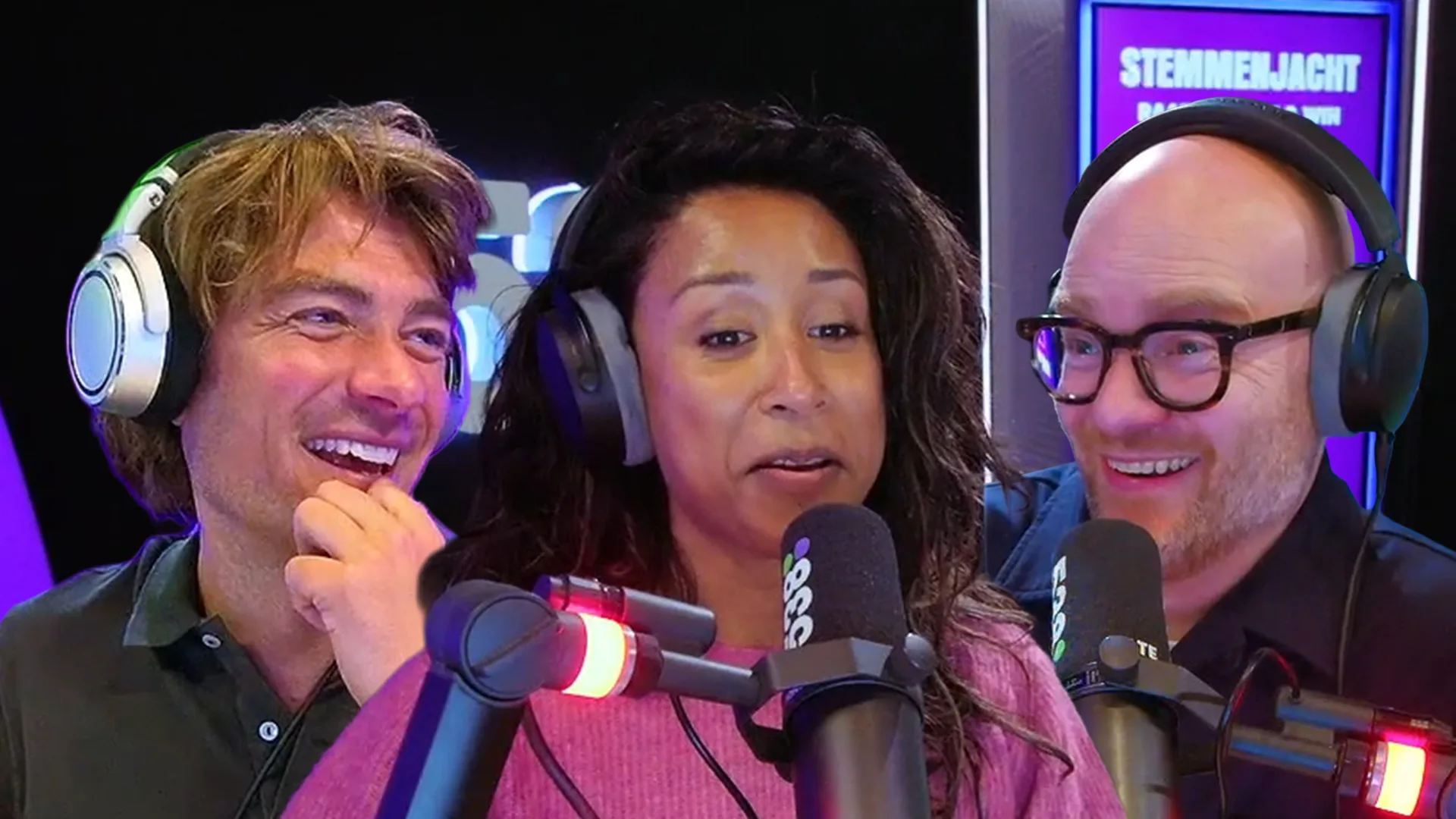 Deze eeneiige tweeling haalde er wel écht álles uit 😳