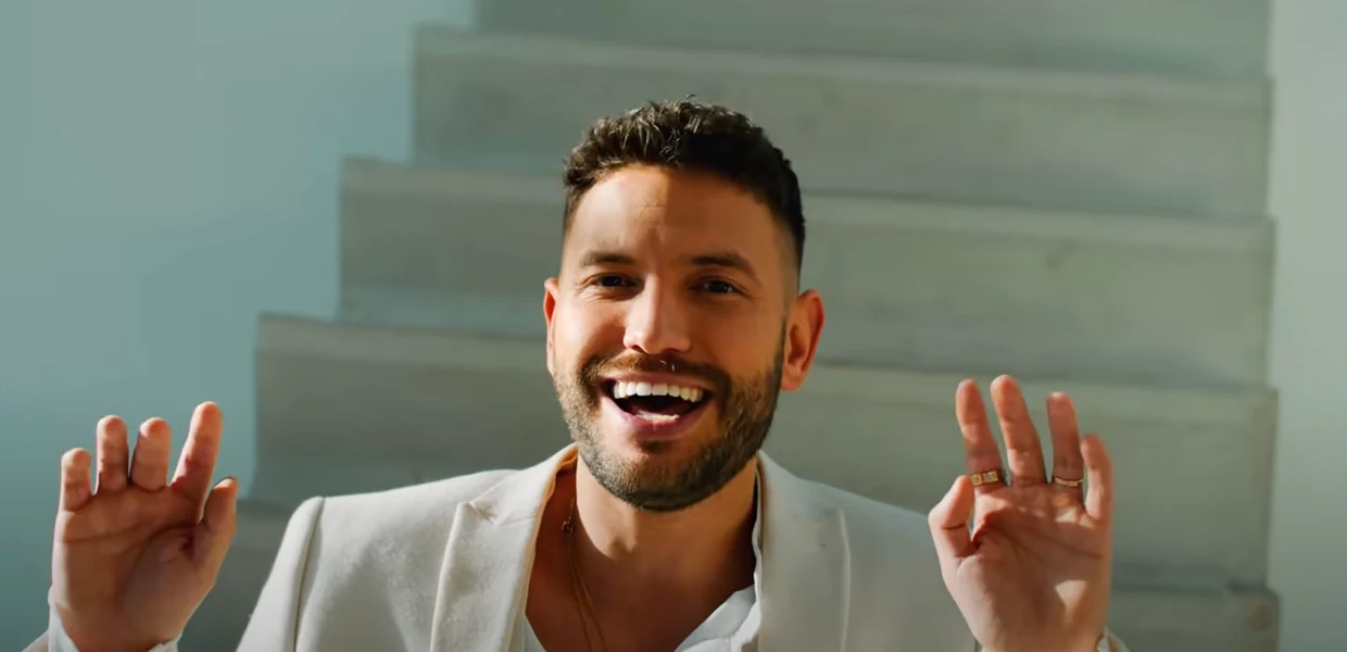 Rolf Sanchez vertaalt de tekst van Ven Ven!