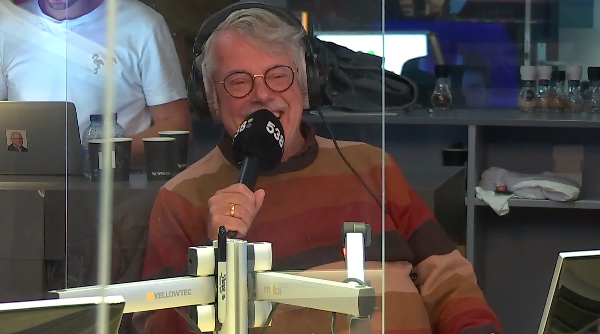 Mr. Frank Visser over Nederland klaagland en het voorkomen van vechtpartijen