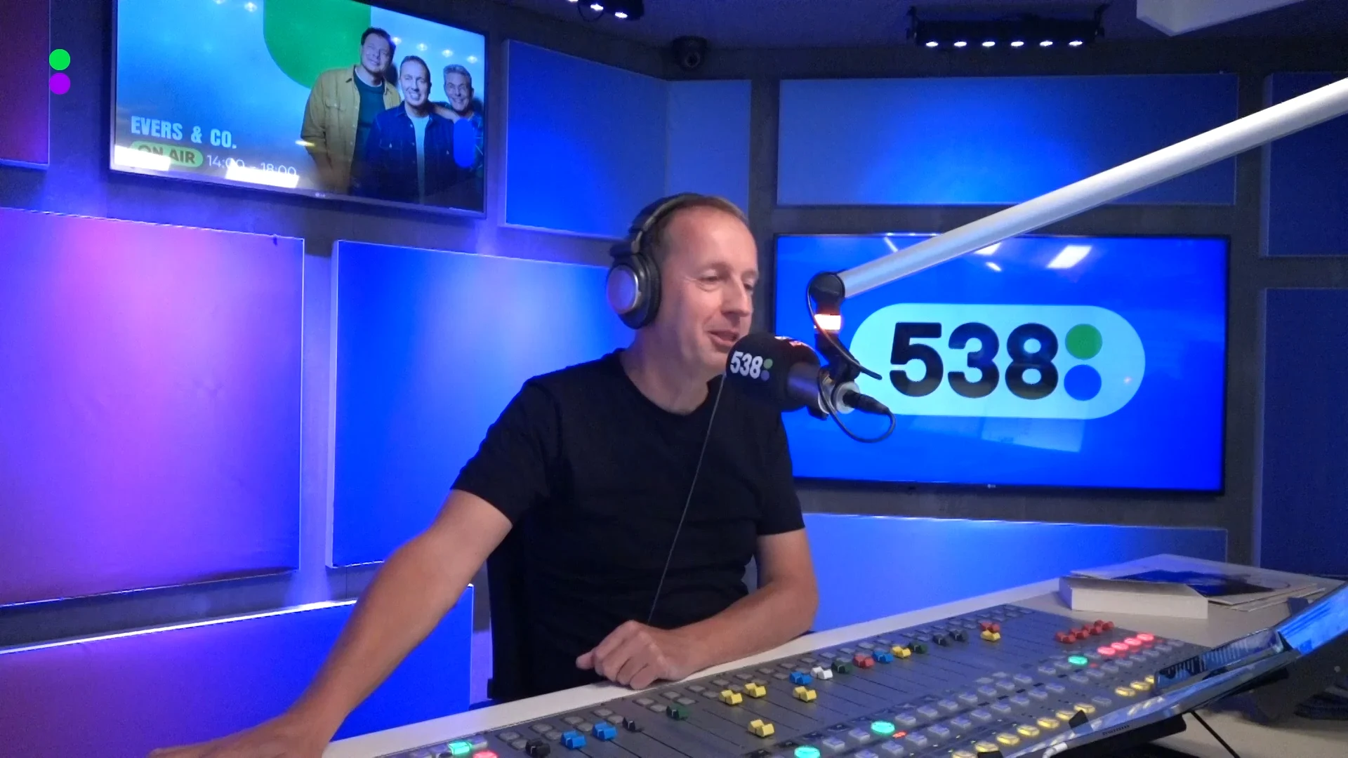 De broertjes de Boer willen een dealtje maken met Michel van Egmond