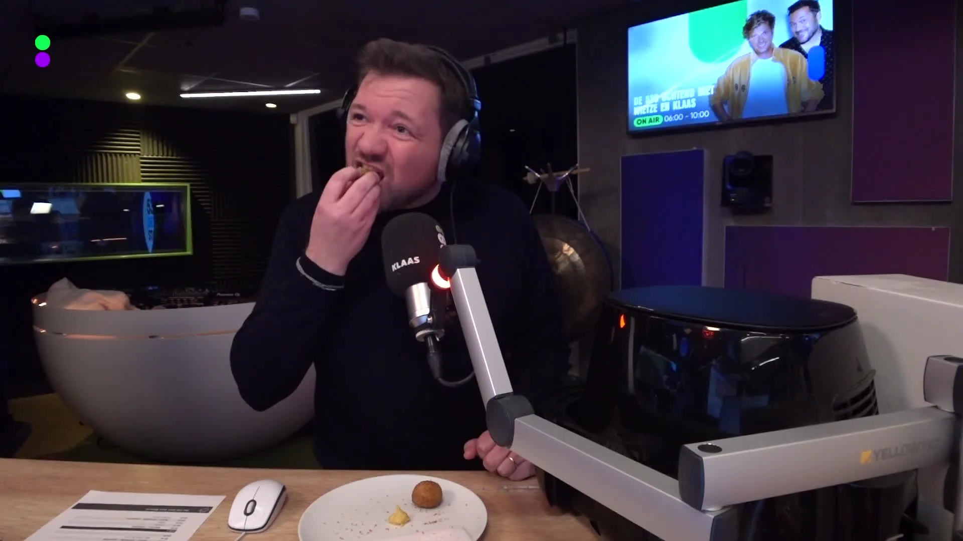 Klaas test bitterballen!