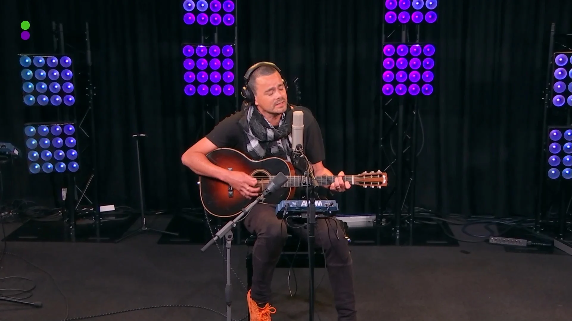 Dinand Woesthoff - No Surrender