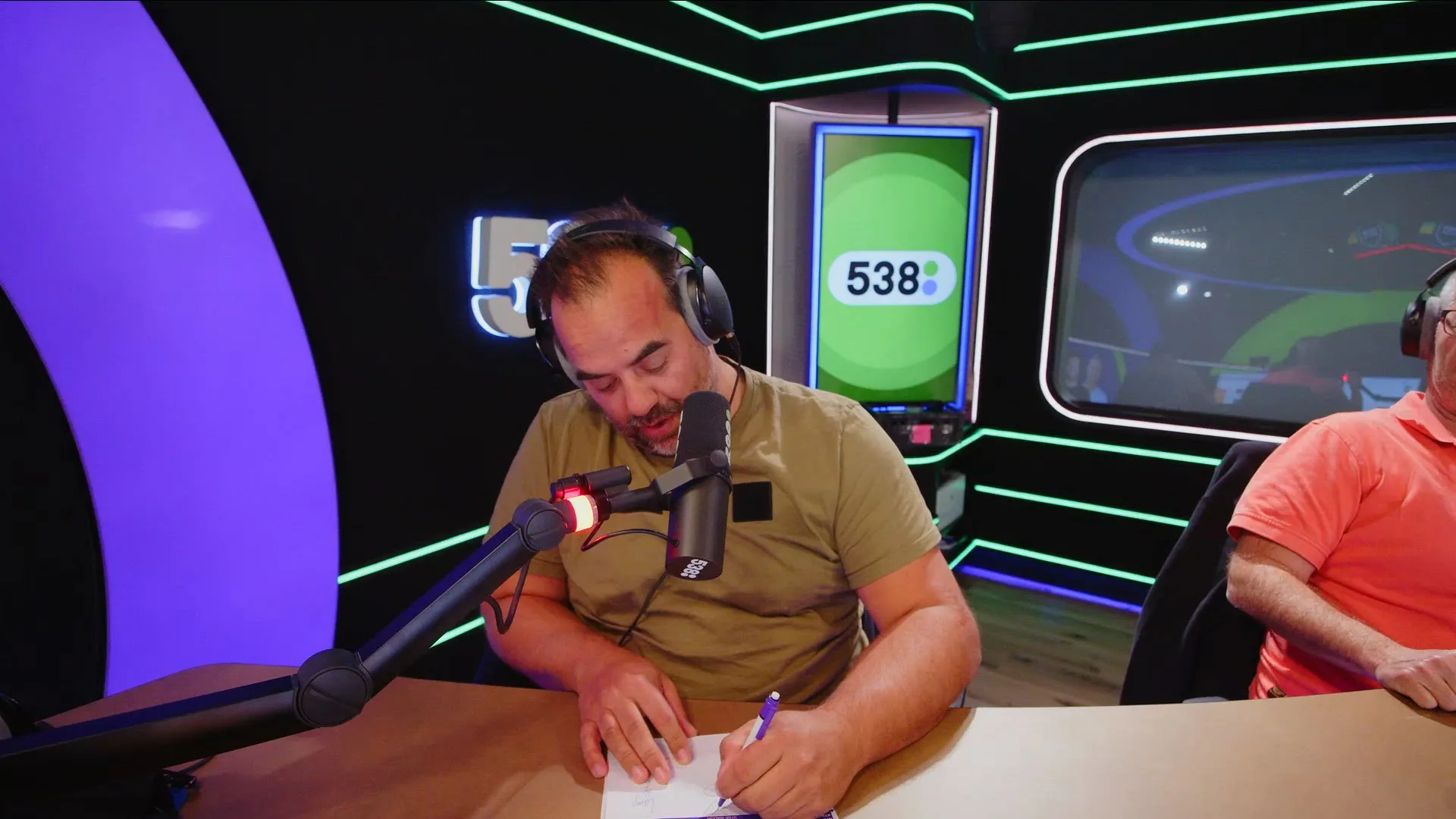 Peter Heerschop over de tattoo van Kjeld Nuis, hardloper Abdi Nageeye en dé tip tegen een vieze lichaamsgeur