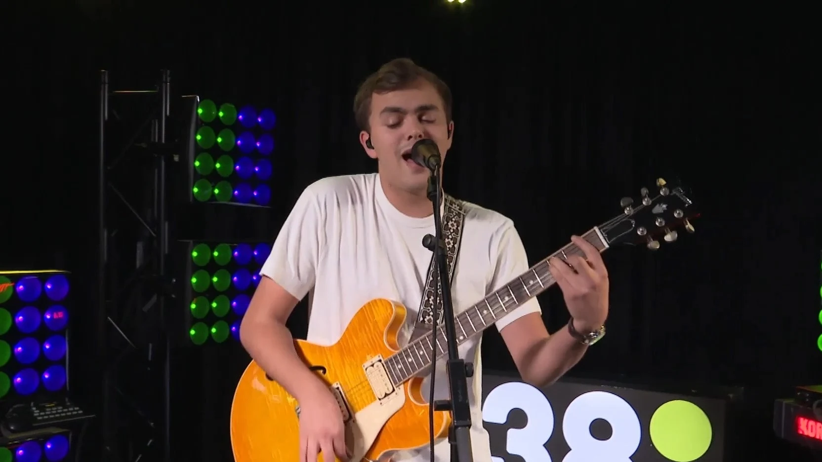 Flemming vertaalt Rude van MAGIC! naar het Nederlands!