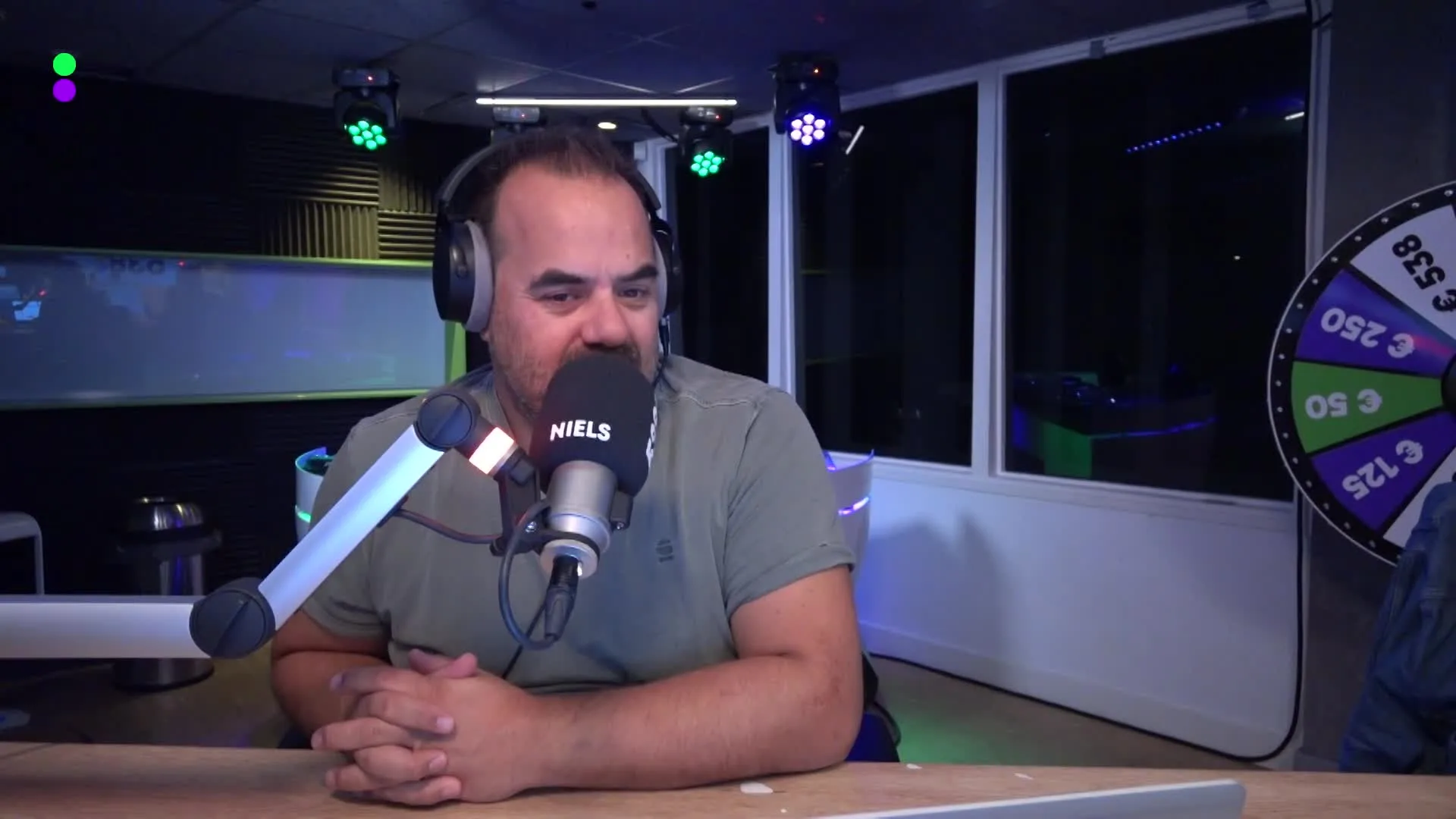 Drukke boel op dierendag: Rene Boogaart heeft 21 honden!