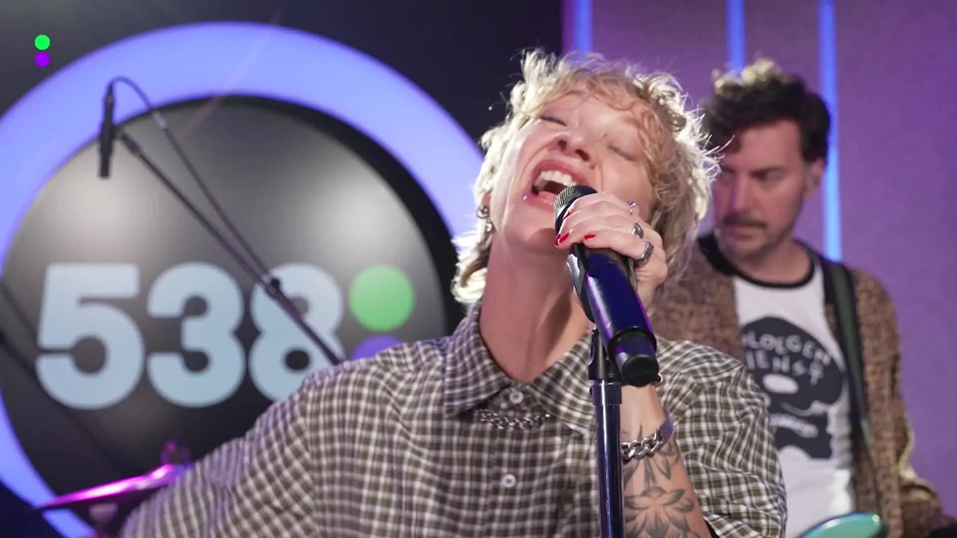 Krezip speelt Sweet Goodbyes live bij Evers & co.