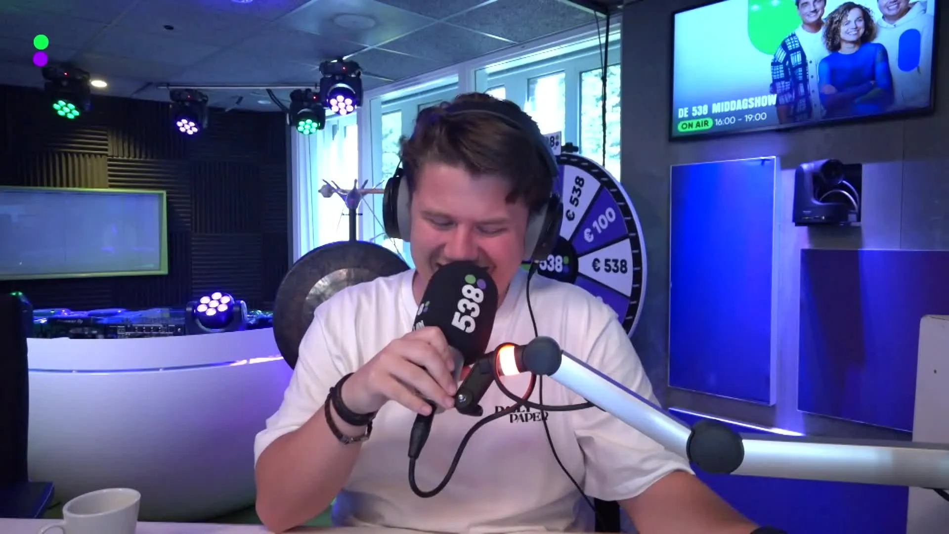 Wat Vindt Nederland: Wat heb jij na een avond stappen mee naar huis genomen?