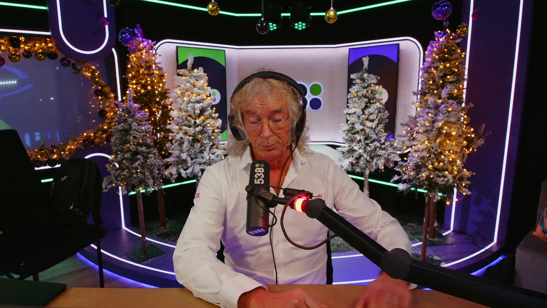 Arie met een mop over een goeie deal voor een half uurtje