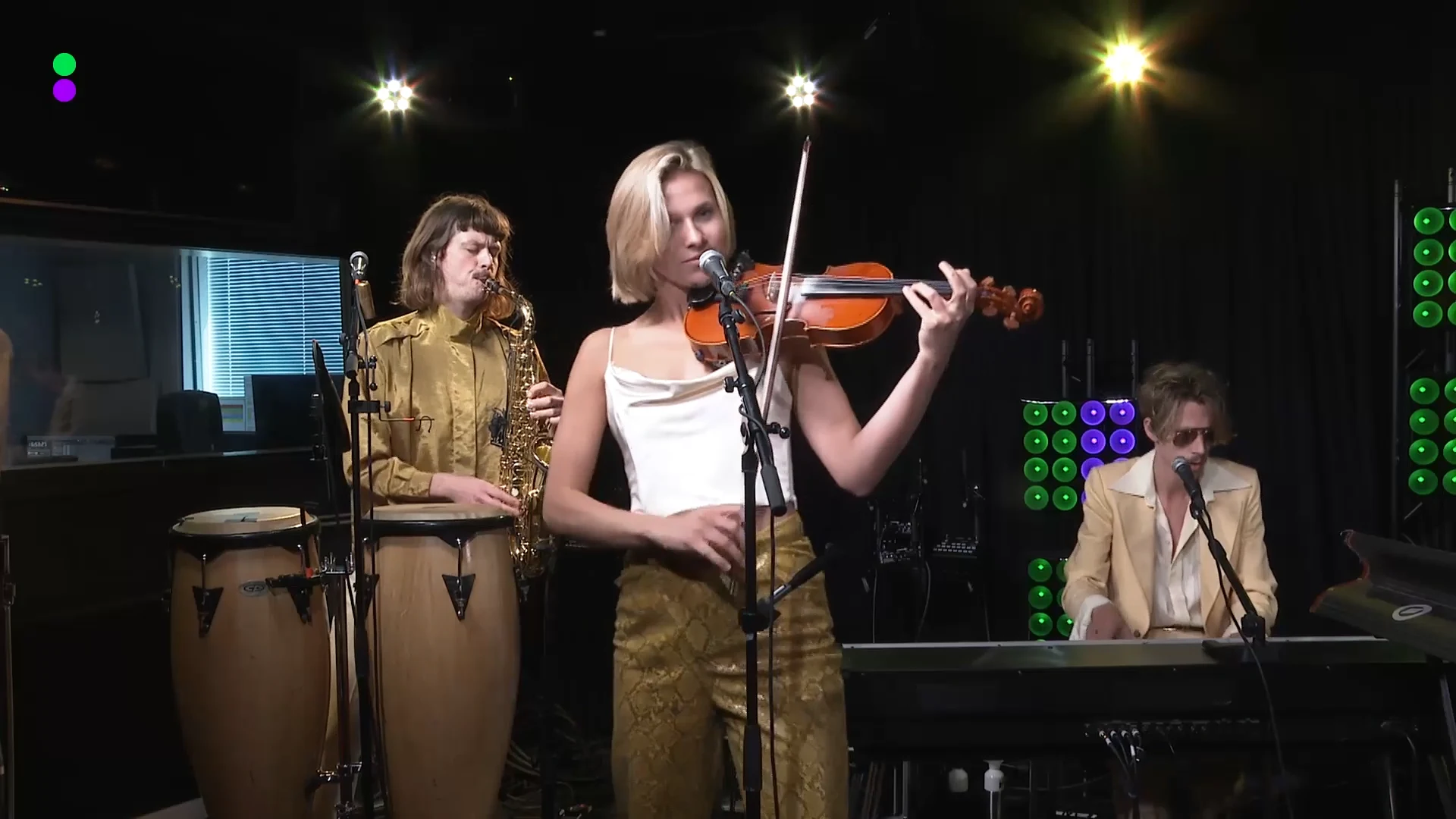 Son Mieux - Multicolor live op 538