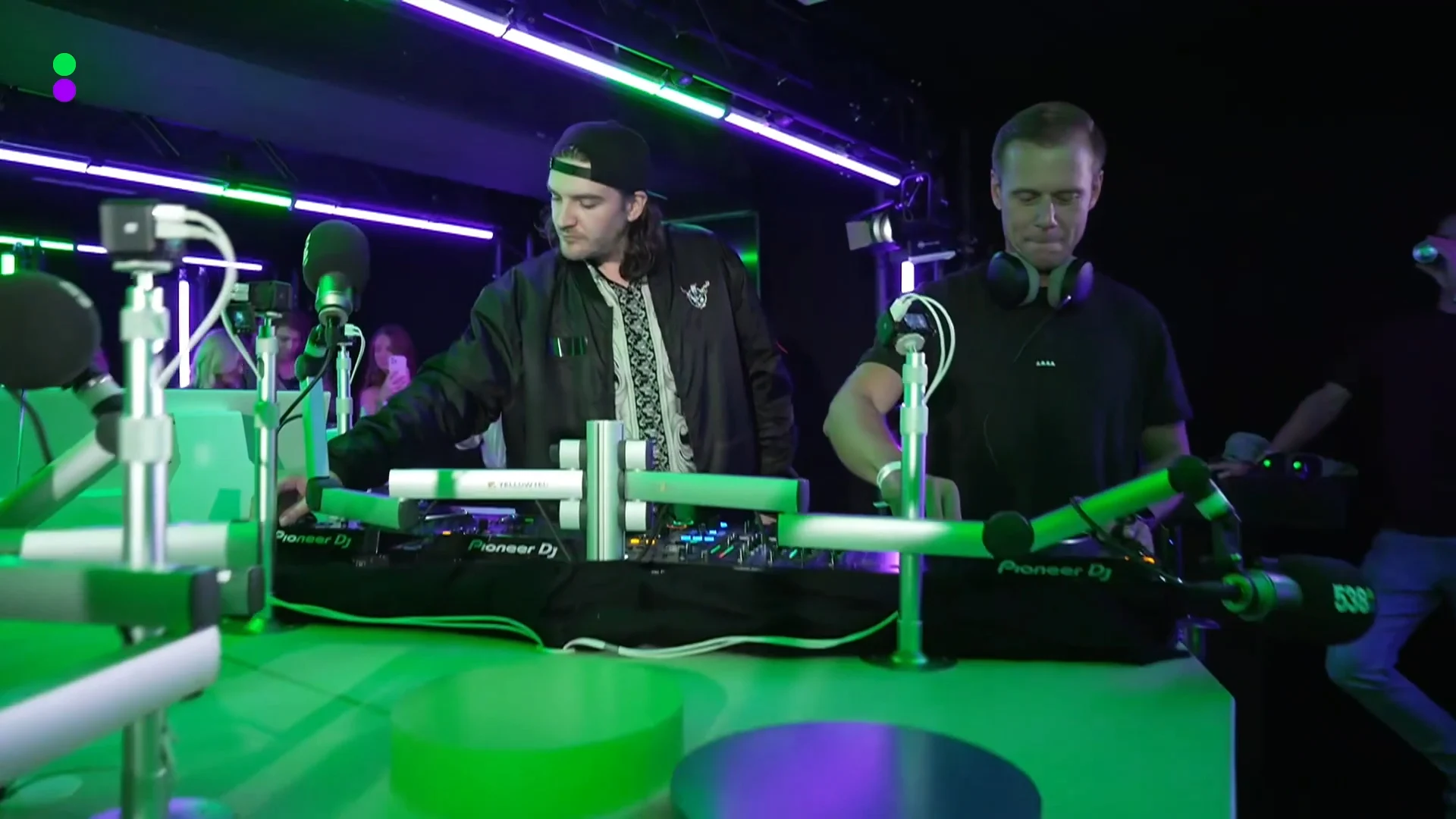 Reinier Zonneveld en Armin van Buuren b2b in Dance Department vanaf AMF