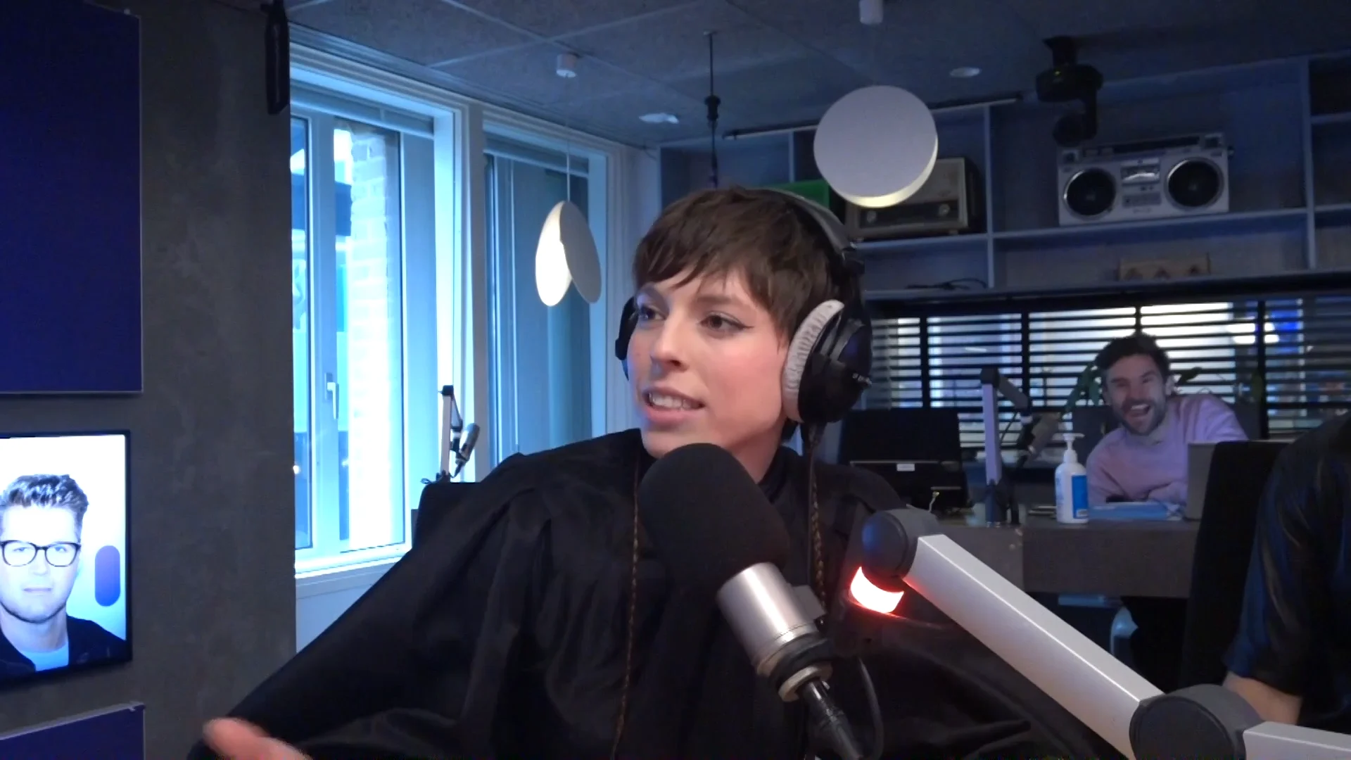 Dion Cooper en Mia Nicolai in De 538 Lunch met Coen.mp4