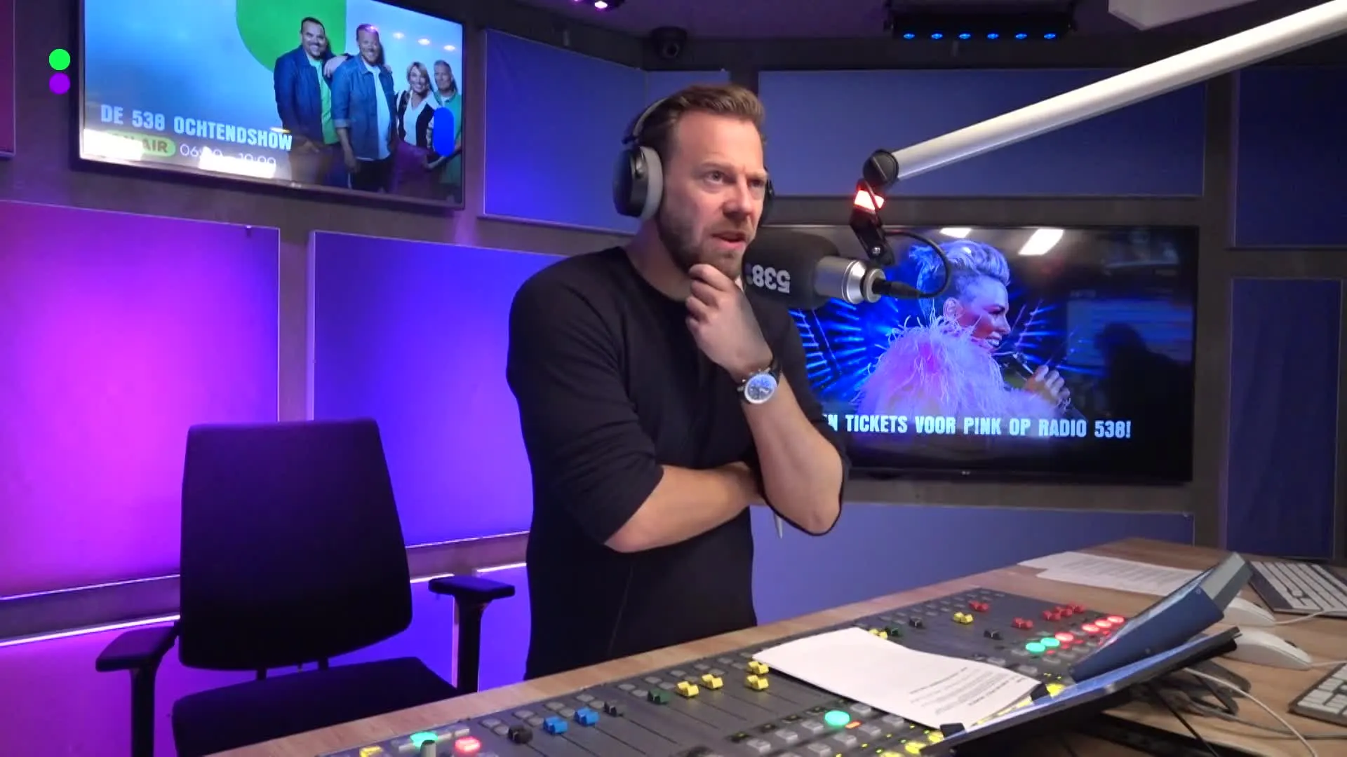 Een nieuw gelukstelefoontje met John de Wolf