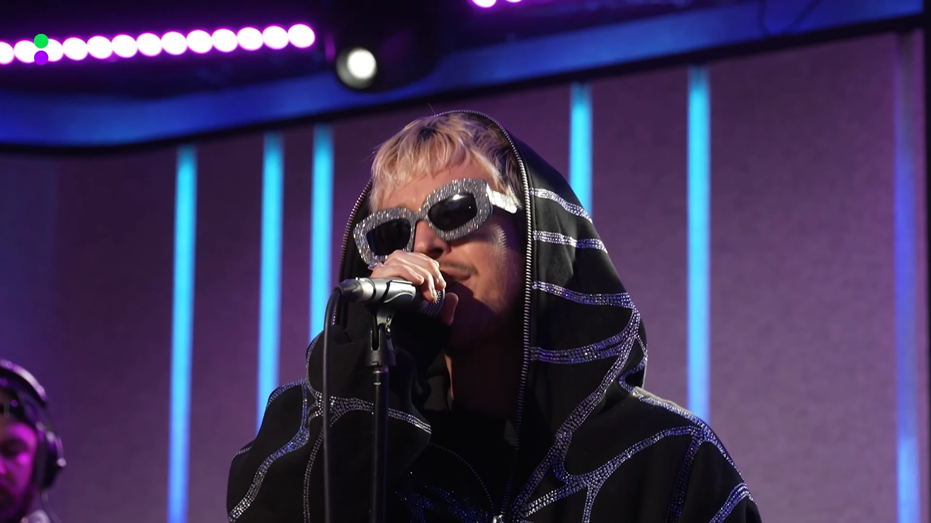 Oscar and the Wolf - Angel Face