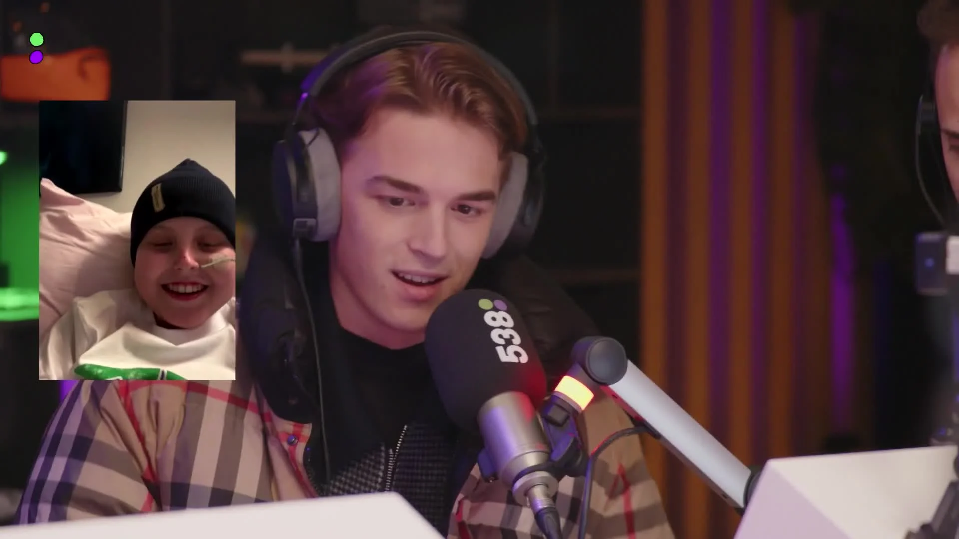 Antoon verrast zieke superfan Josefina