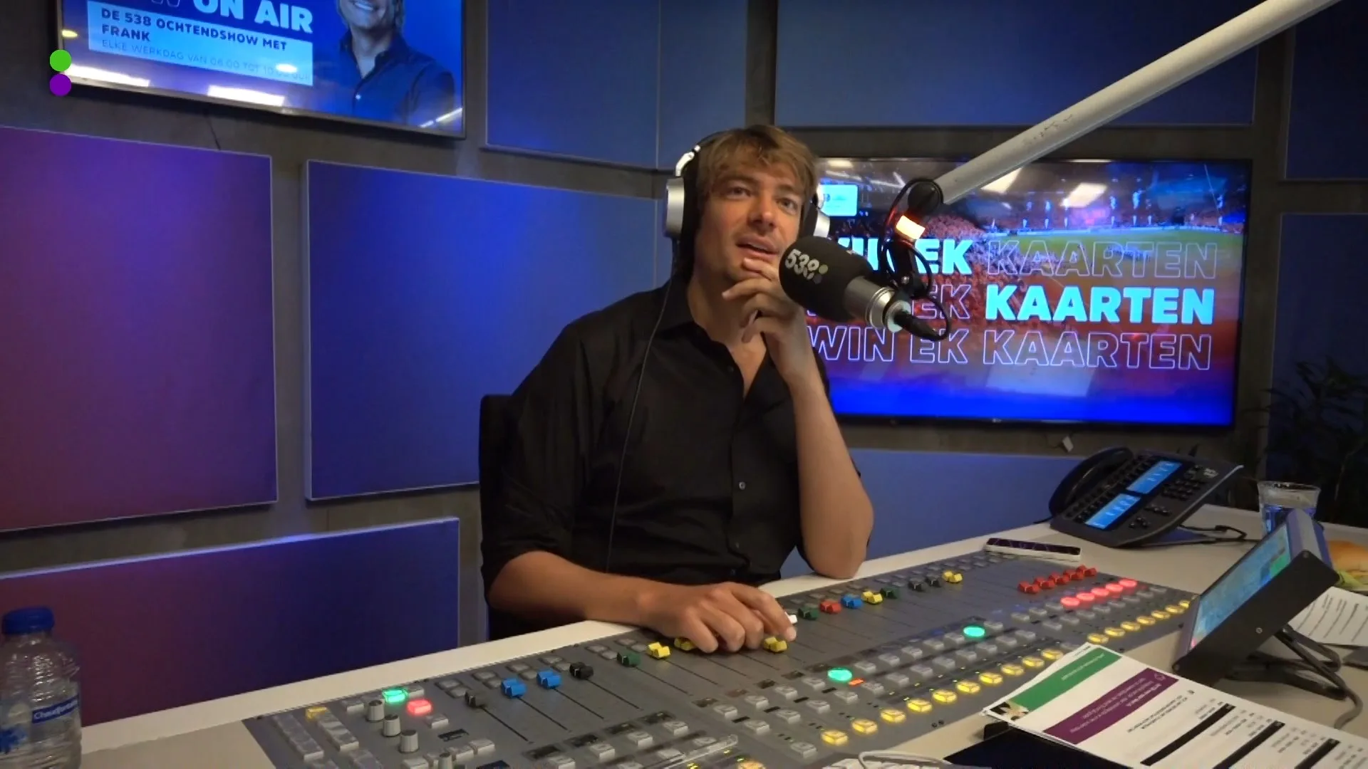 Frank gaat zijn eerste studioshow presenteren!